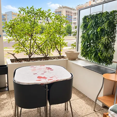 Au Bord De La Marina D'aix-les-bains Pour 2 Personnes